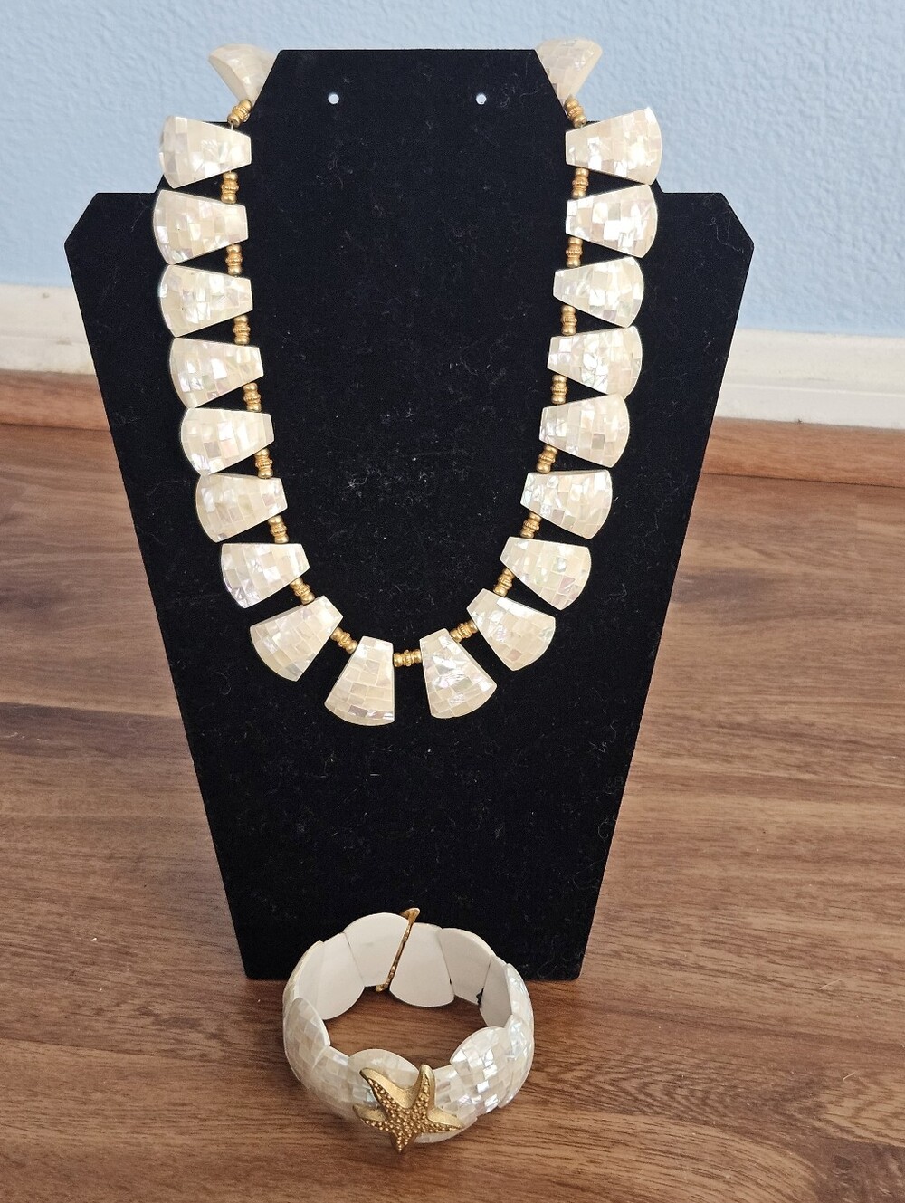 Chicos Mother-of-Pearl Shell Statement Necklace and Bracelet Set - Cream